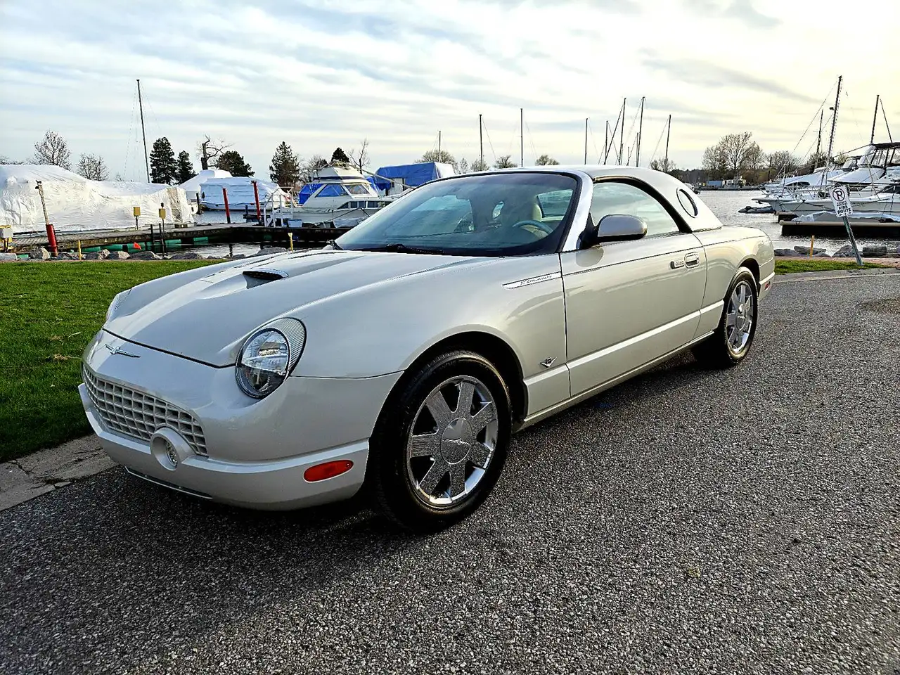 2005 Ford Thunderbird