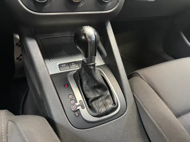 Volkswagen Golf view 13