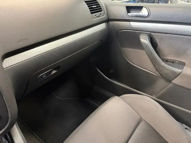 Volkswagen Golf view 28