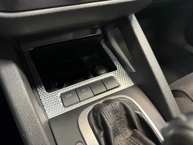 Volkswagen Golf view 14