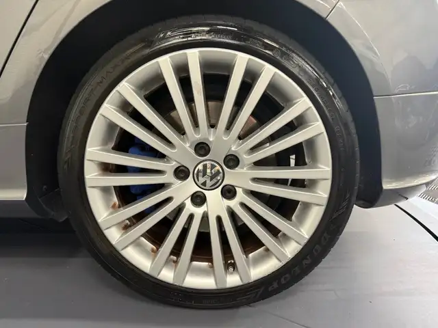 Volkswagen Golf view 23