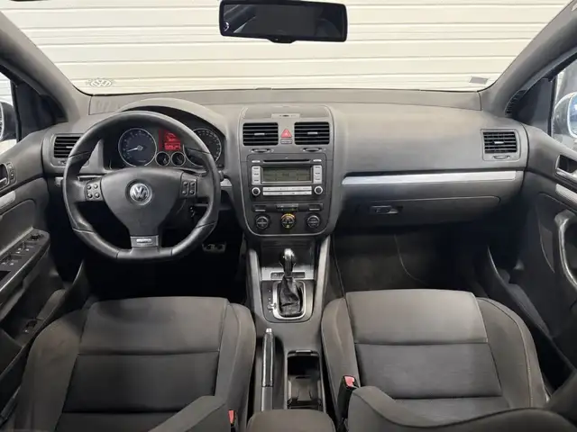 Volkswagen Golf view 2