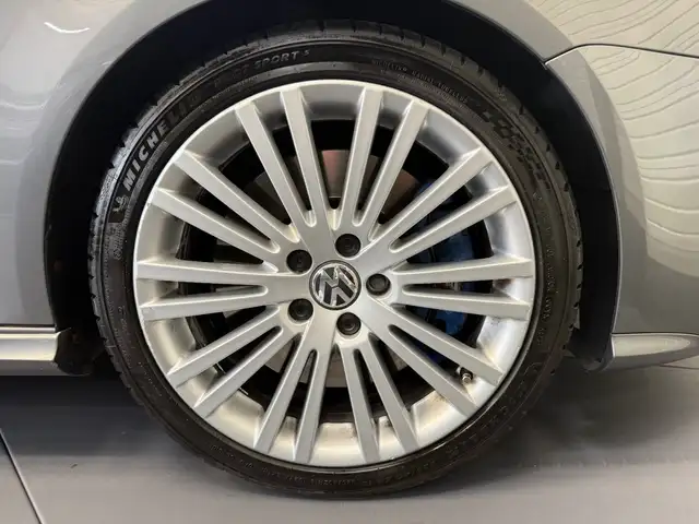 Volkswagen Golf view 25