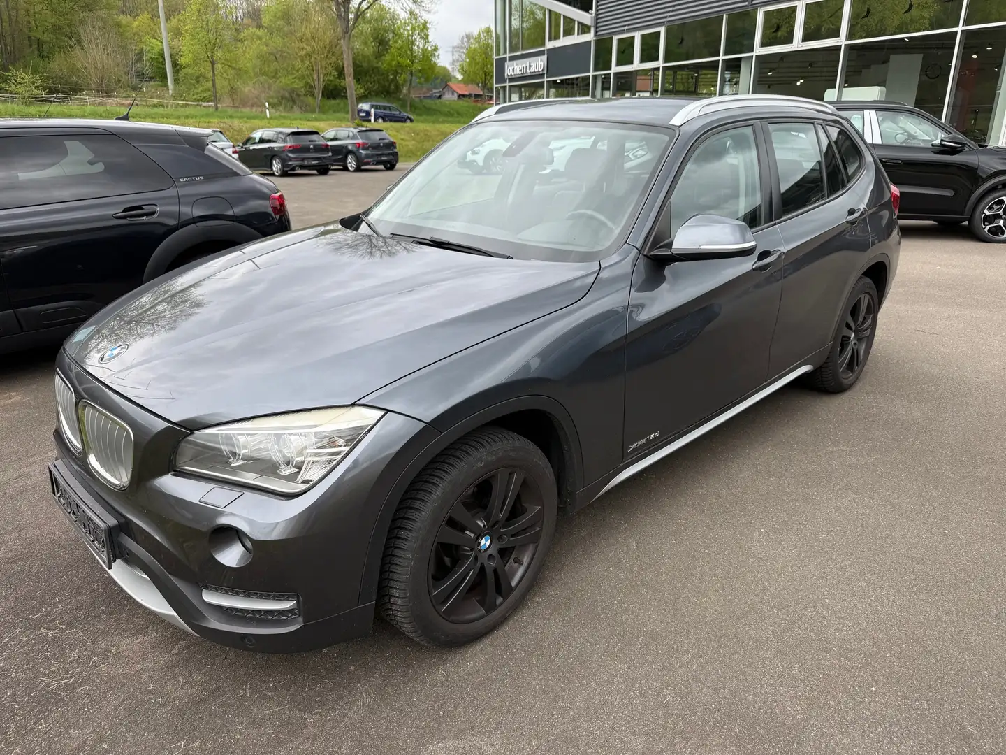 BMW X1 18 d xDrive Grau - 2