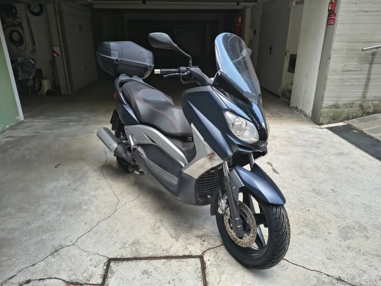 Yamaha X-Max 250