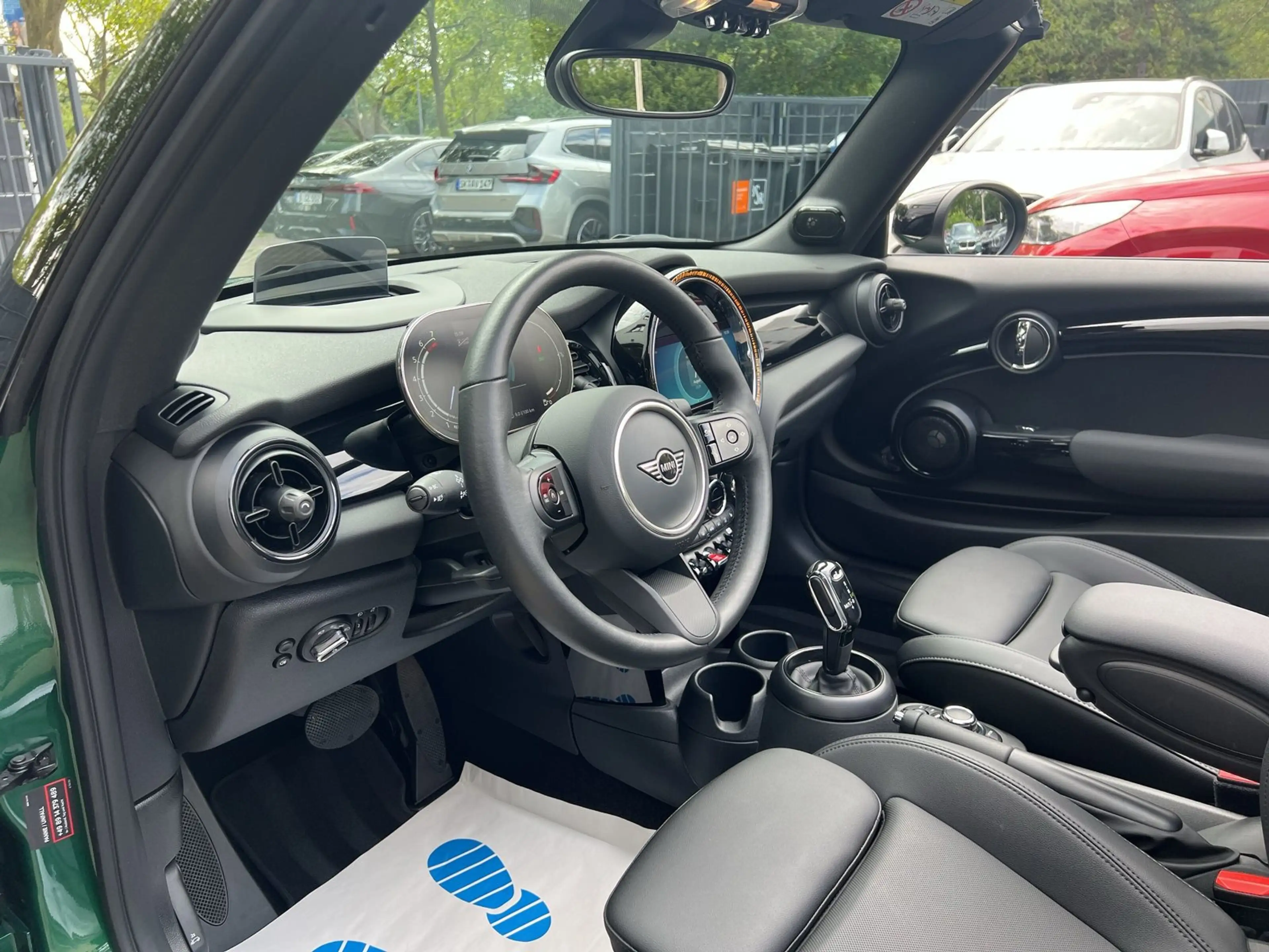 MINI Cooper Cabrio Cooper Head-Up HK HiFi DAB LED RFK Navi Shz PDC — photo 8