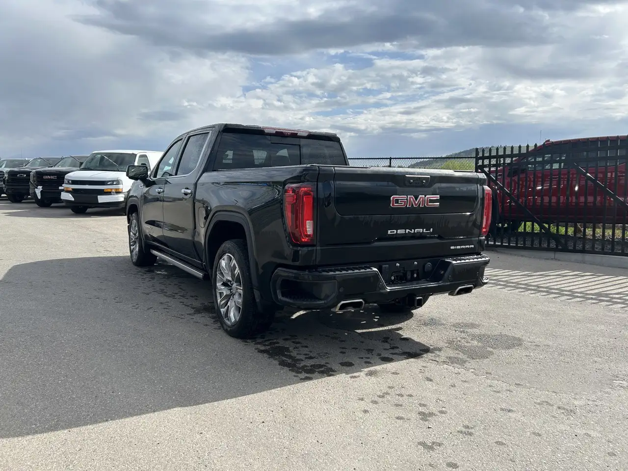GMC Sierra 1500 снимка GMC Sierra 1500
