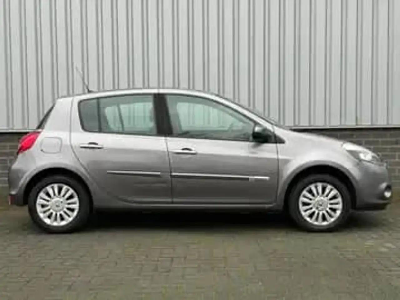 Renault Clio 1.5 dCi 85 eco2 Exception 2