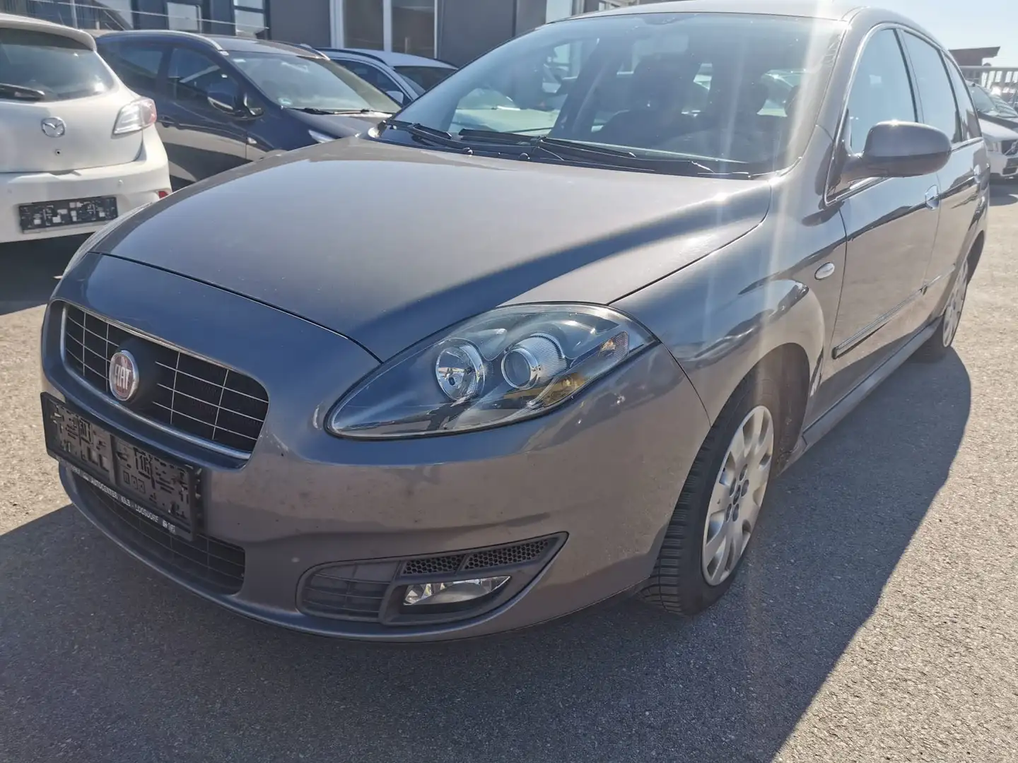 Fiat Croma 1,9 JTD Multijet 120 Active siva - 1