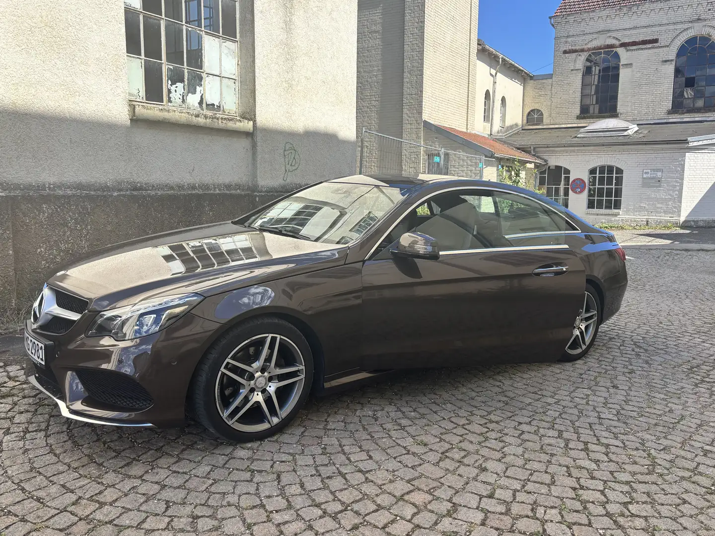 Mercedes-Benz E 350 E 350 Coupé BlueTec / Diesel ( 207.326) Bruin - 2