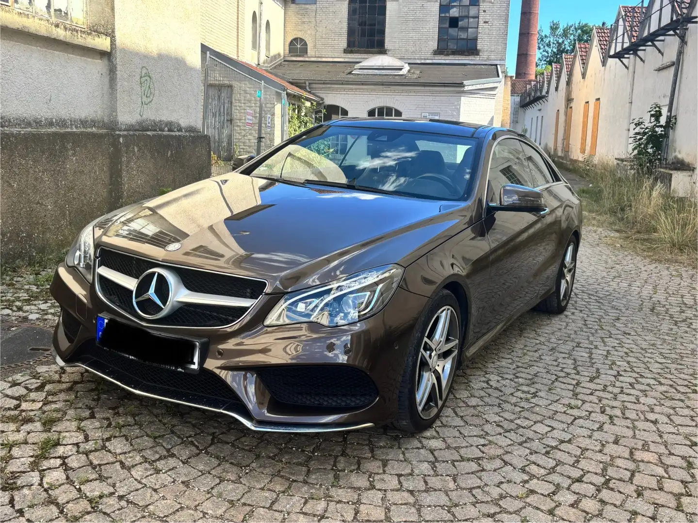 Mercedes-Benz E 350 E 350 Coupé BlueTec / Diesel ( 207.326) Bruin - 1