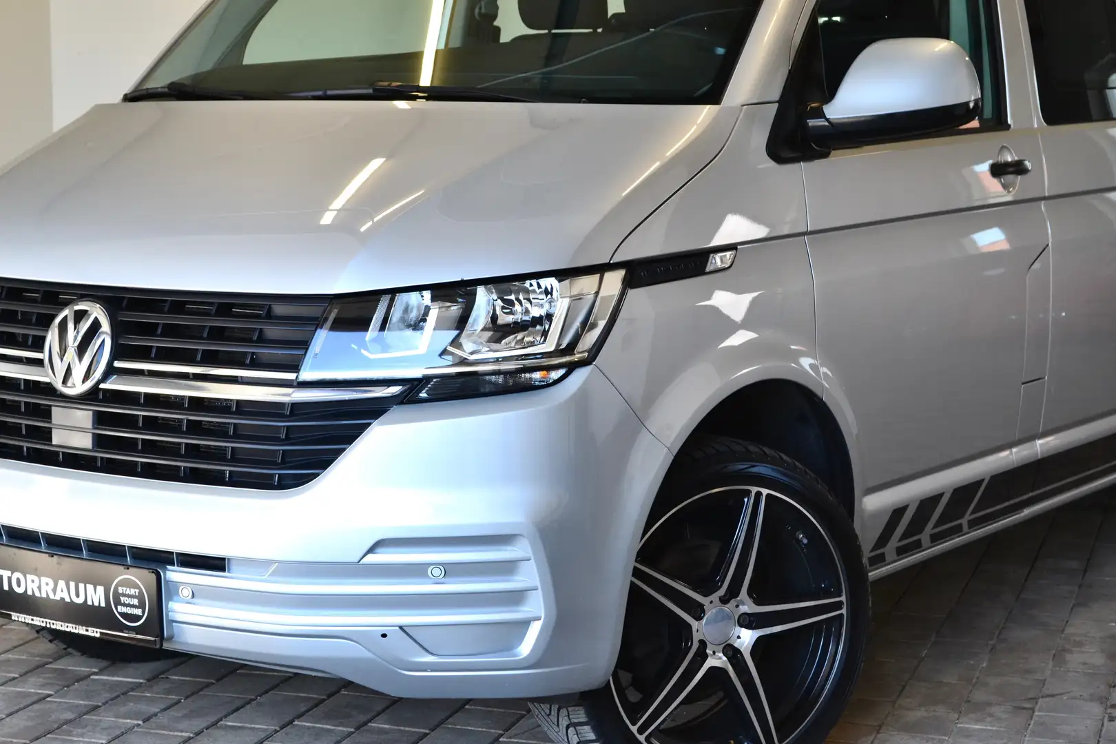 Volkswagen T6.1 Kombi T6.1 - LR - Service + ZR NEU - MwSt. Ausweisbar - Silber - 2