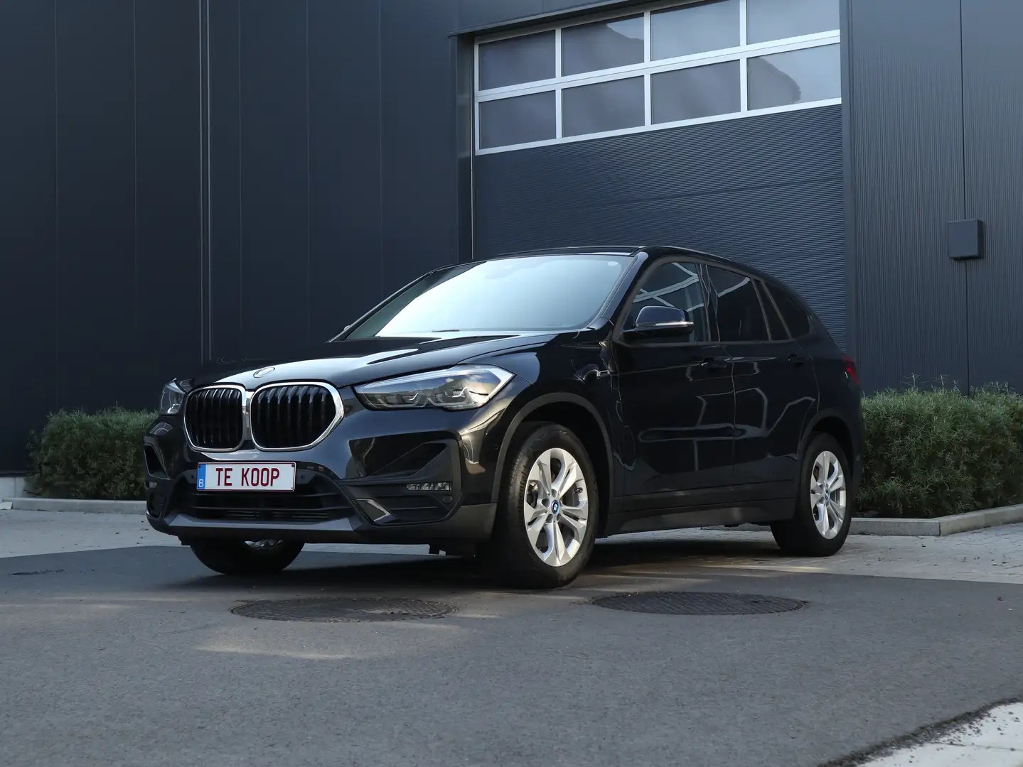 BMW X1 X1 xDrive25e, Headup, Keyless,.. Zwart - 1