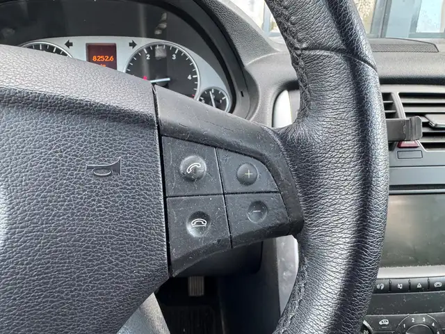 Mercedes-Benz B Class view 15