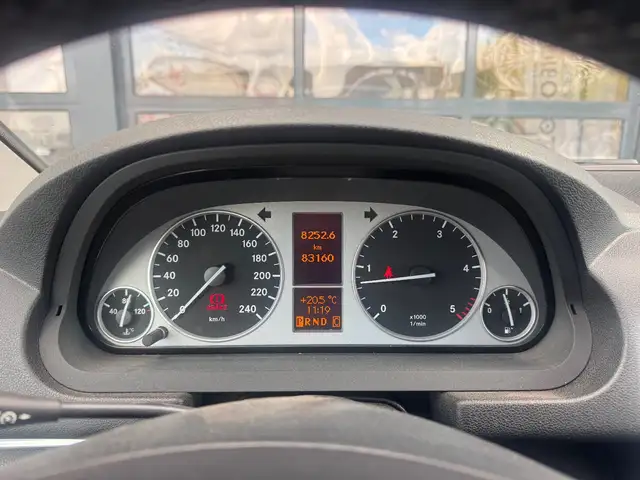 Mercedes-Benz B Class view 13