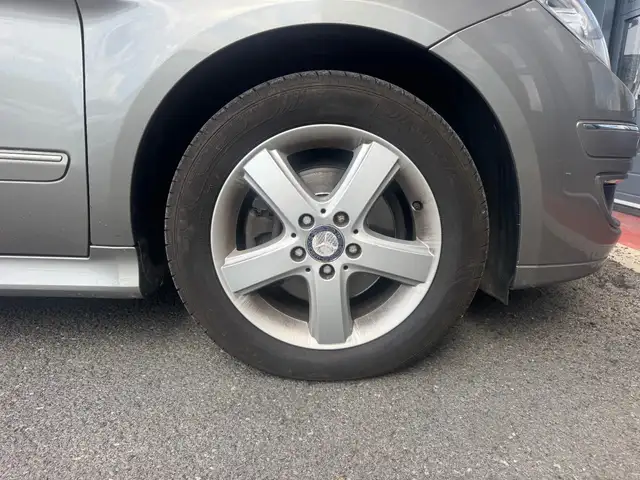 Mercedes-Benz B Class view 28