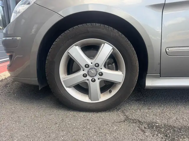 Mercedes-Benz B Class view 25