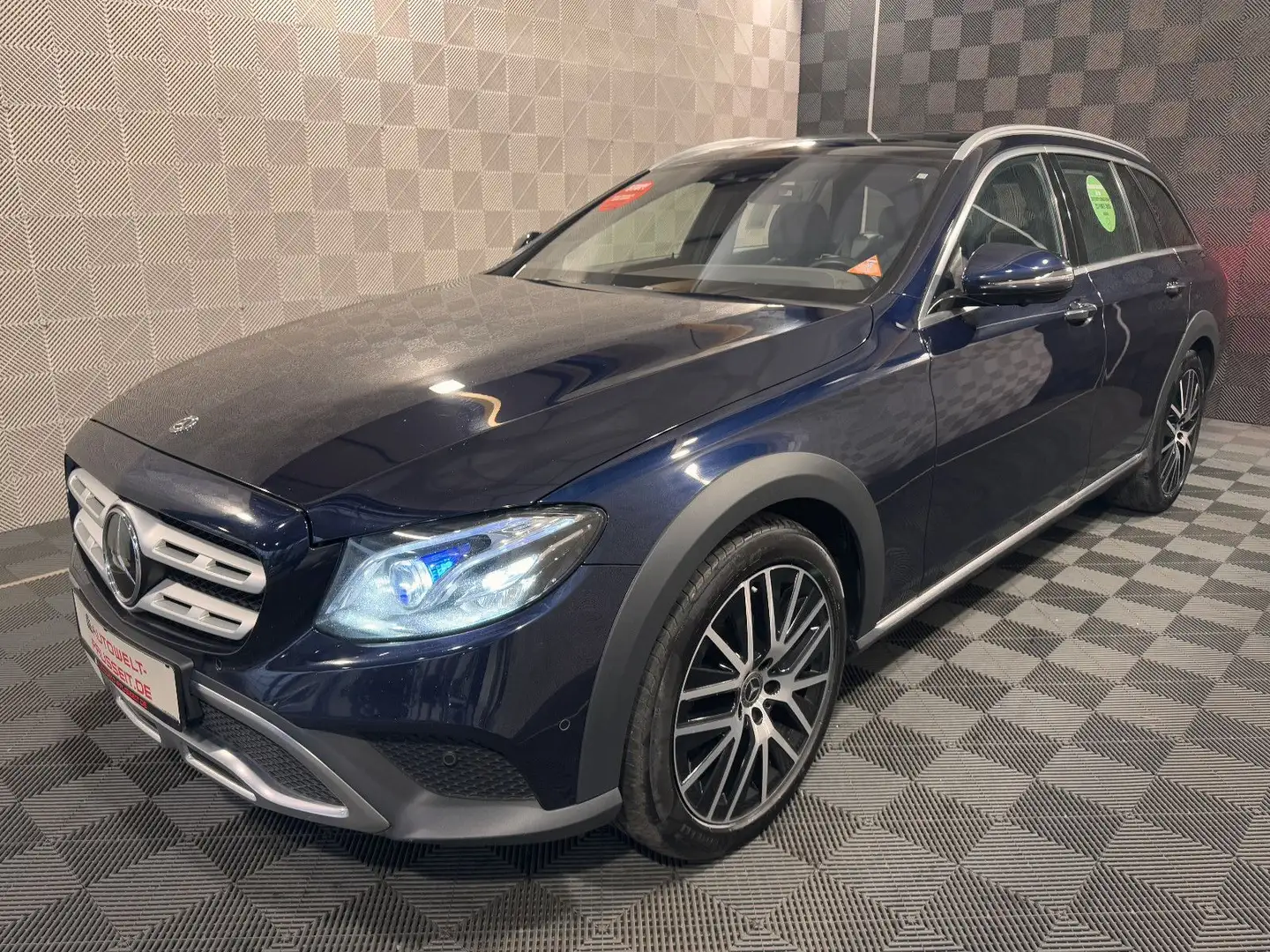 Mercedes-Benz E 400 d 4M All-Terrain*BURMESTER*360°KAM-HEAD UP Modrá - 2