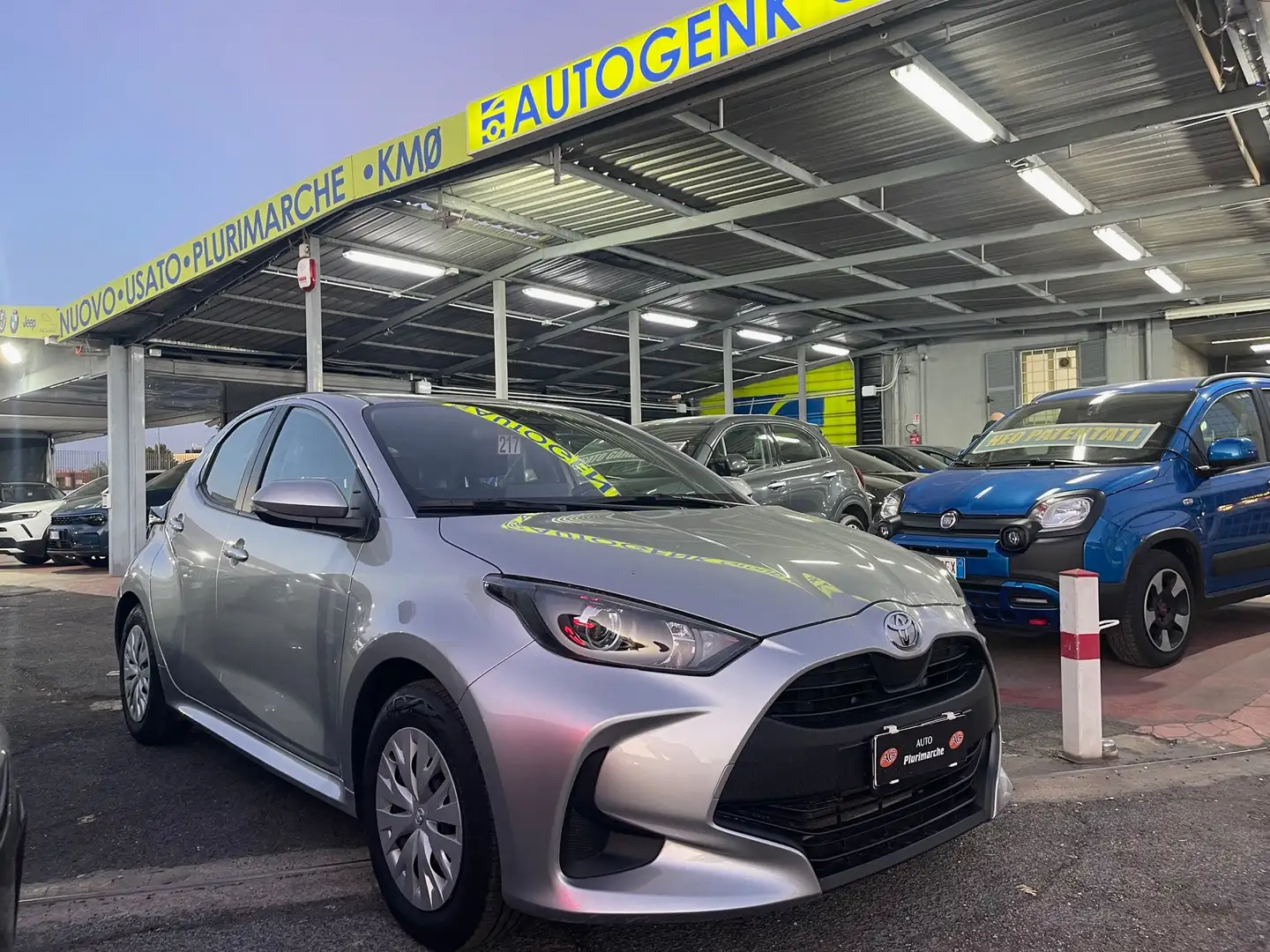 Toyota Yaris Yaris 1.5h Trend 10 ANNI GARANZIA Nero - 2