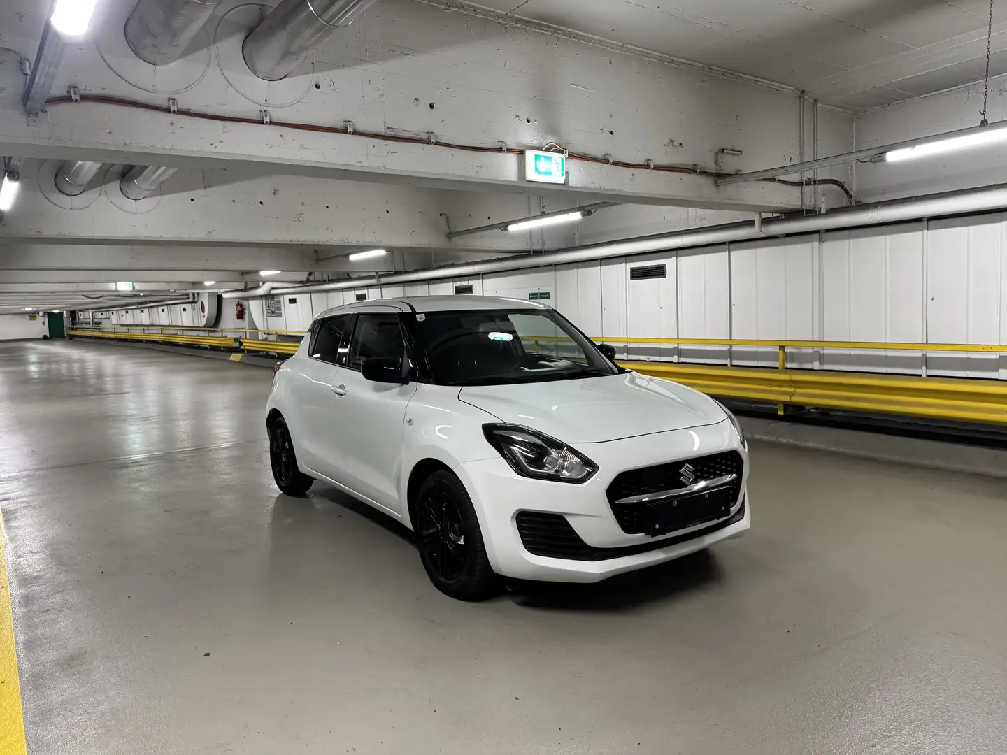 Suzuki Swift 1,2 Hybrid DualJet Clear - 1