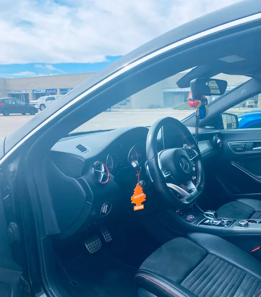 Mercedes-Benz CLA снимка Mercedes-Benz CLA