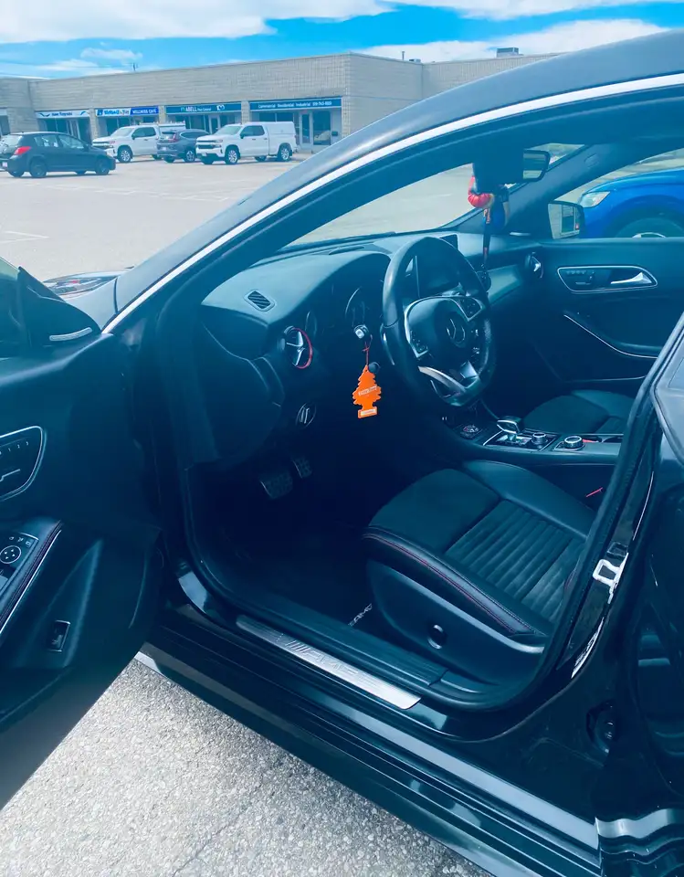 Mercedes-Benz CLA снимка Mercedes-Benz CLA