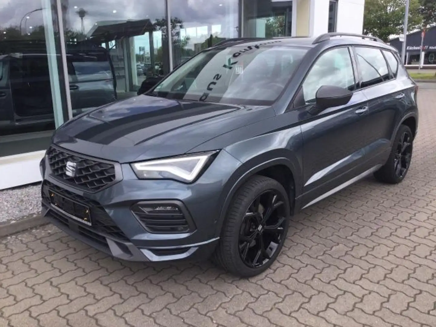 SEAT Ateca 1.5 TSI DSG FR Beats AHK KAM Bluetooth Navi Grau - 2