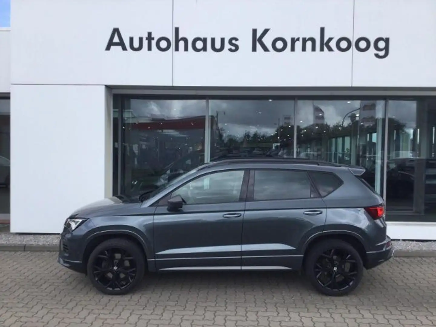 SEAT Ateca 1.5 TSI DSG FR Beats AHK KAM Bluetooth Navi Grau - 1
