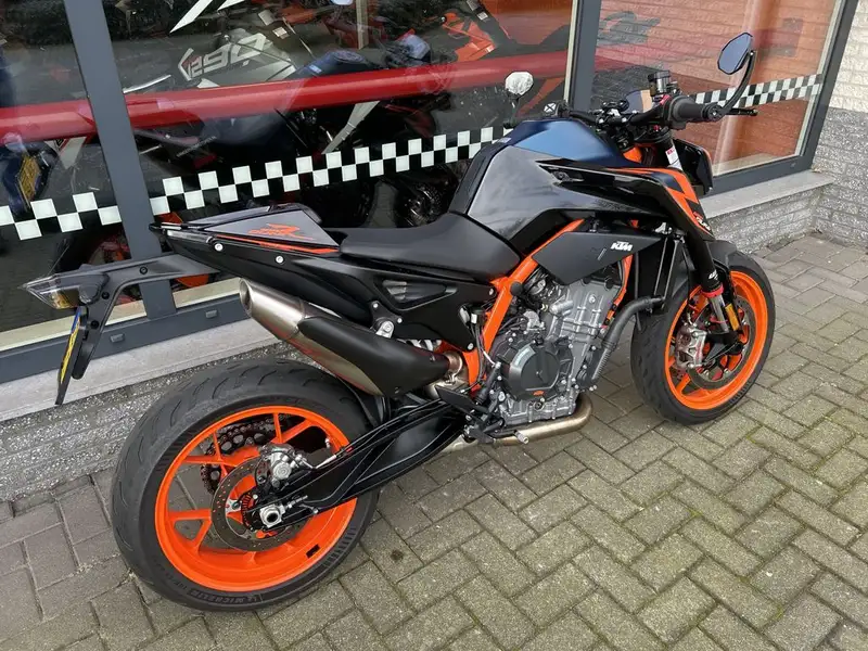 KTM 890 Duke R - foto 3