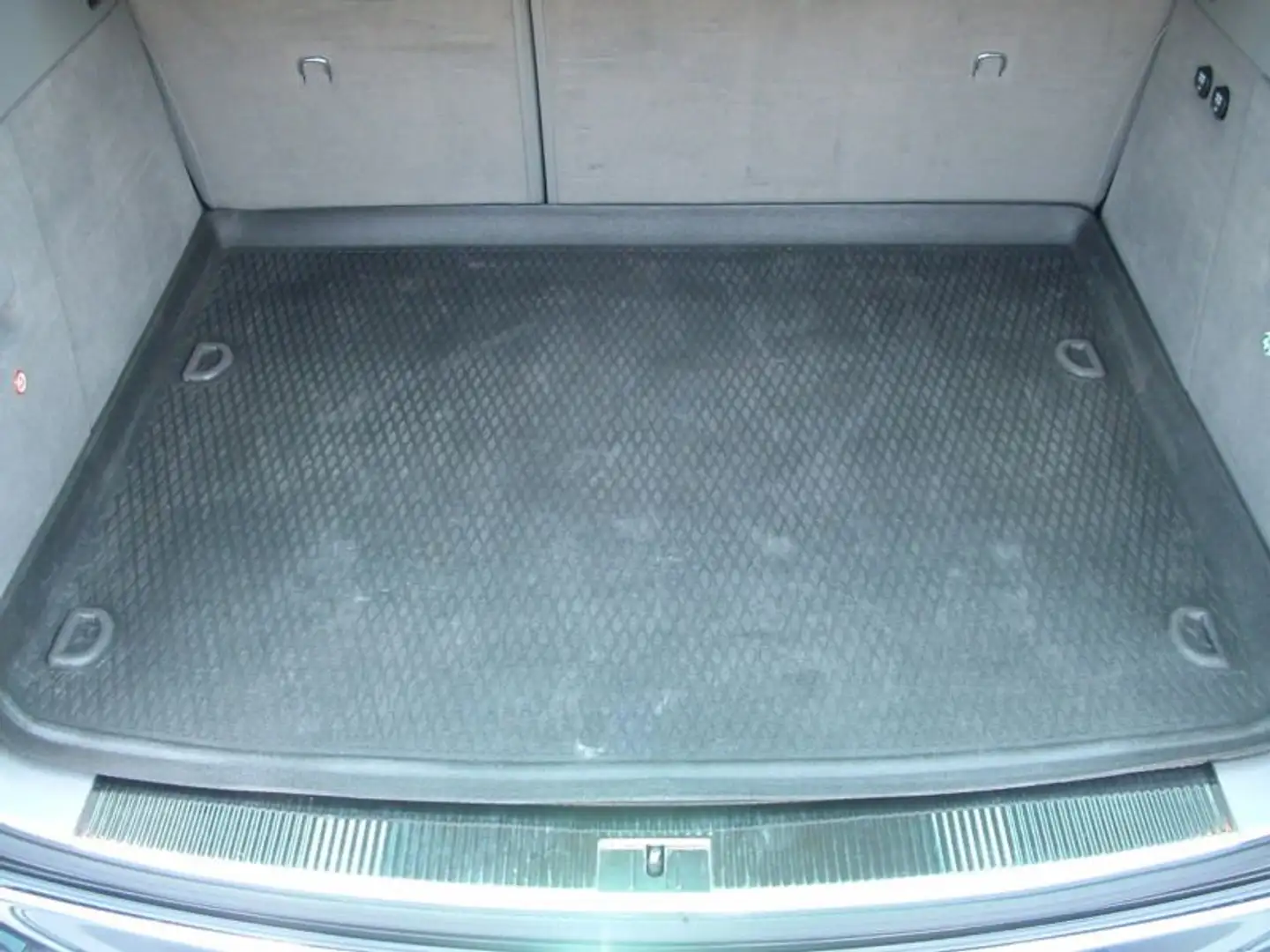 Volkswagen Touareg Touareg+5.0+V10+TDI+Automatik Schwarz - 2