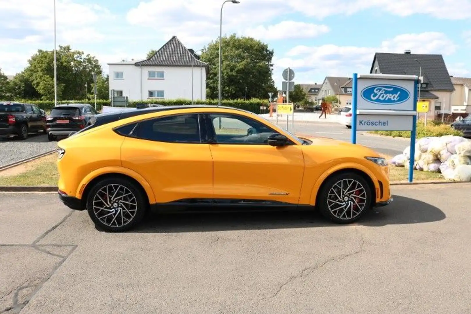 Ford Mustang Mach-E GT AWD Leasing 0.00% Orange - 1