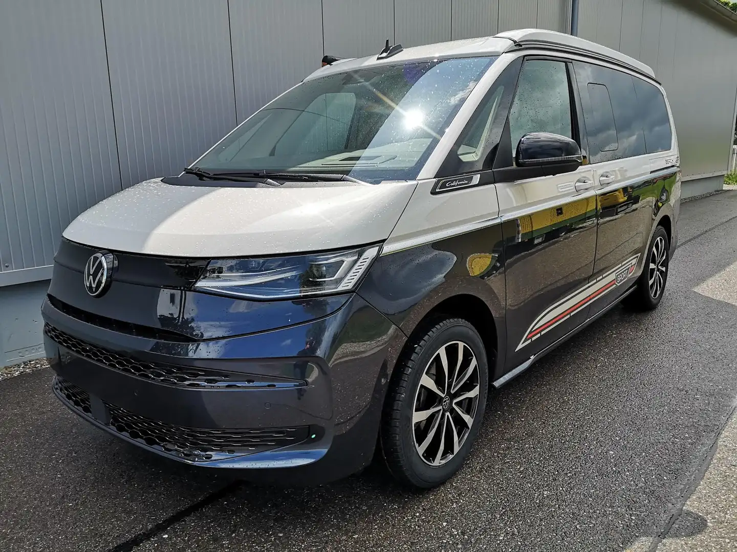 Volkswagen T7 California T7 2.0TDI DSG California Beach Sport Edition 8 Fac Albastru - 1