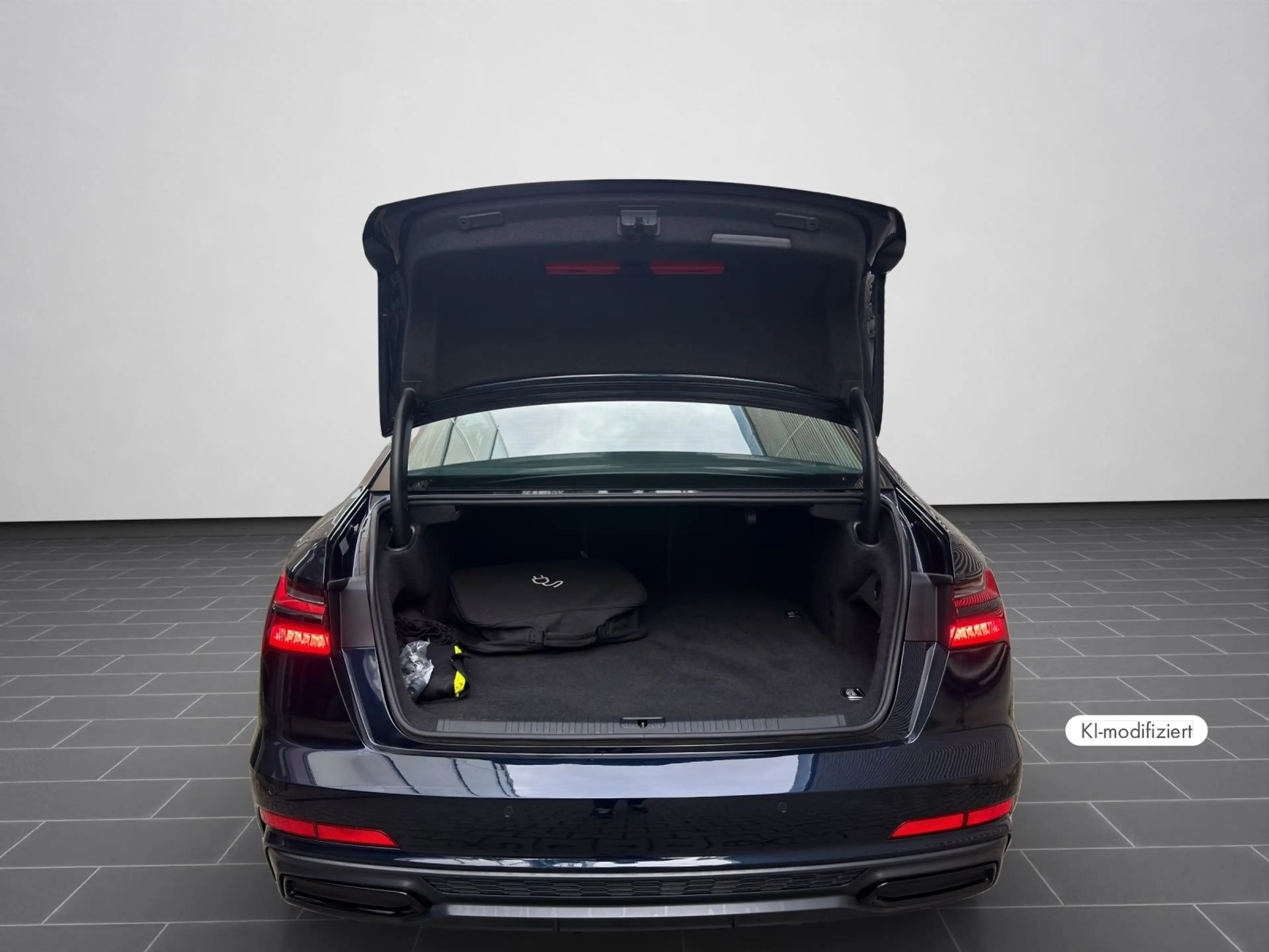 Audi A6 PHEV 2.0  R4220    A7S — photo 15