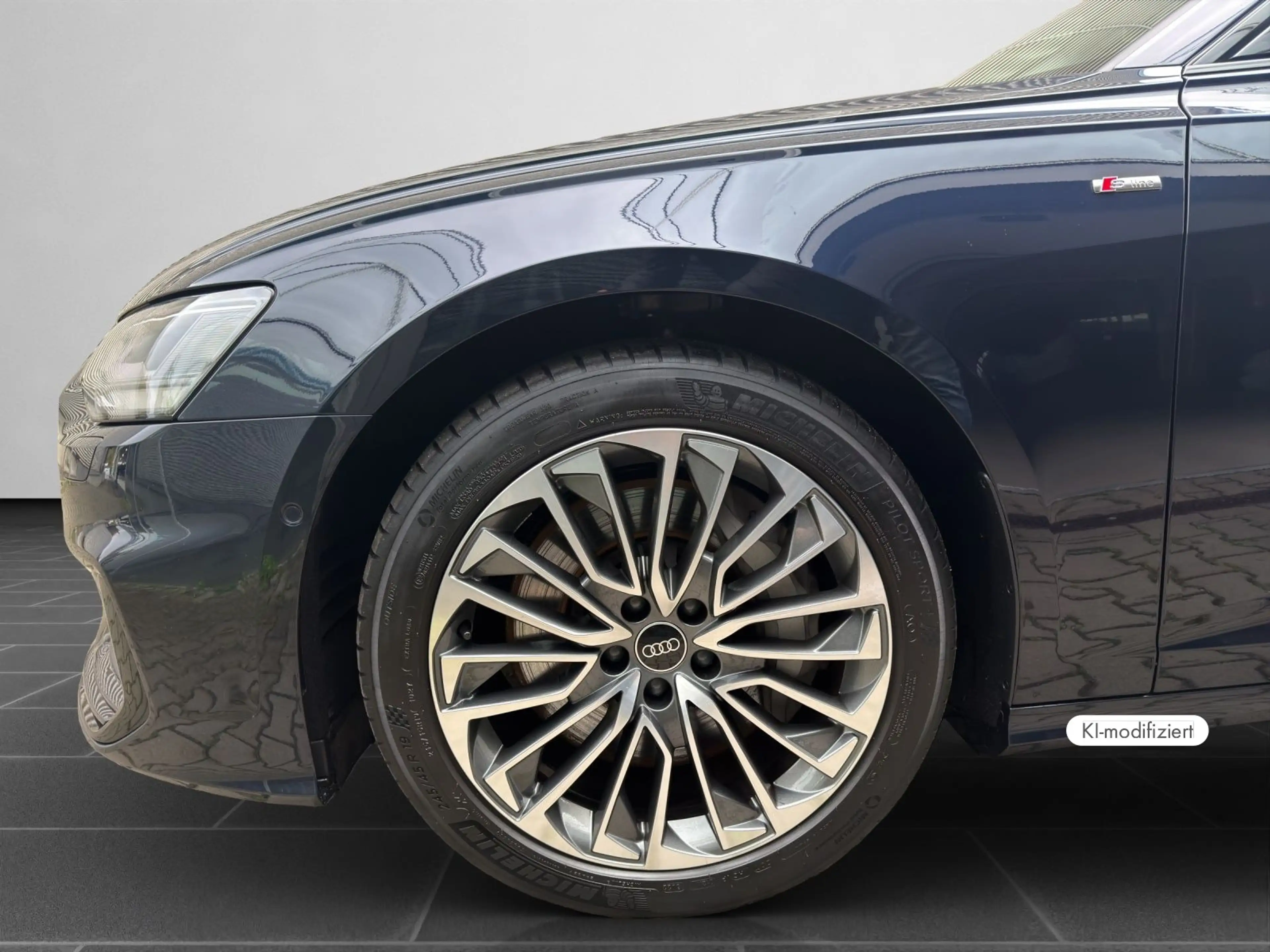 Audi A6 PHEV 2.0  R4220    A7S — photo 8
