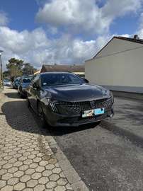 SW BlueHDi 130 EAT8 Allure