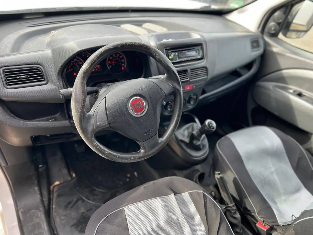 2014 Fiat Doblo Kasten| Schiebetür| Elektrische Fensterheber, photograph 3
