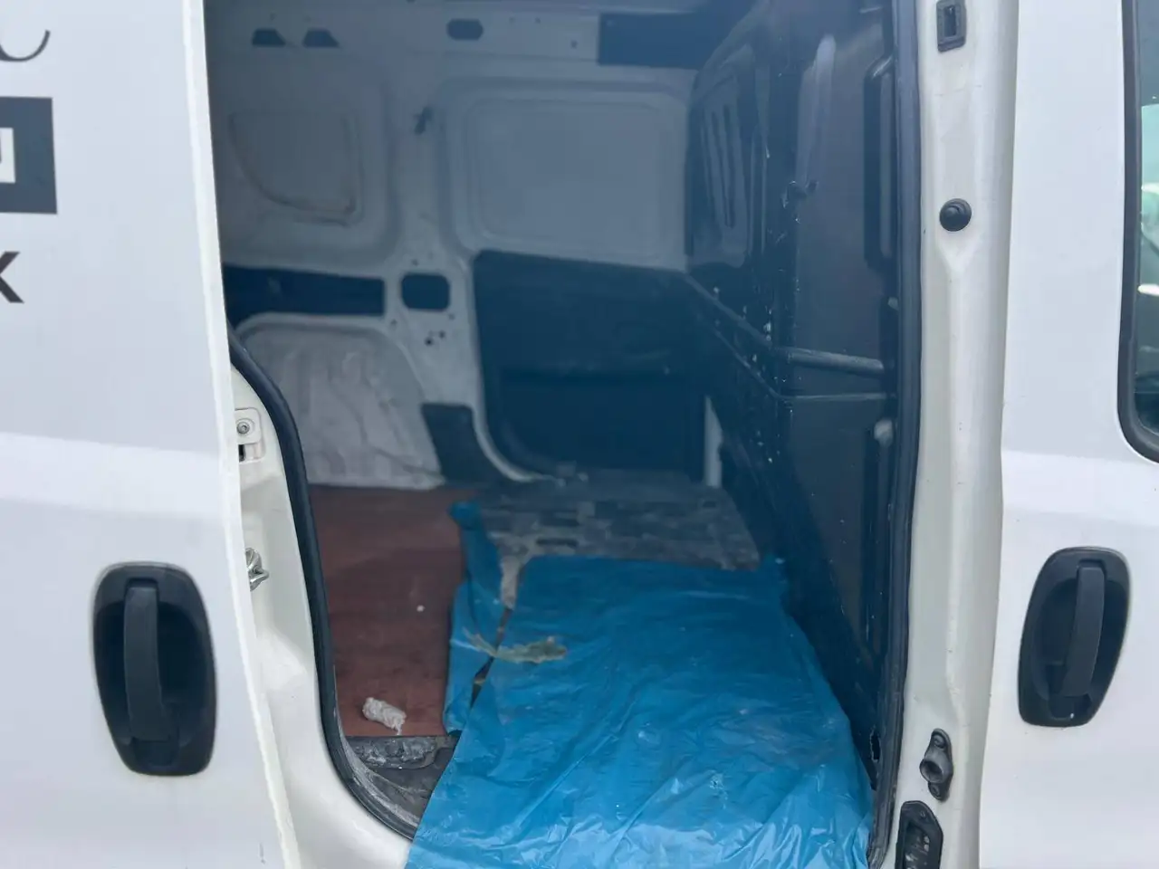 2014 Fiat Doblo Kasten| Schiebetür| Elektrische Fensterheber, photograph 4
