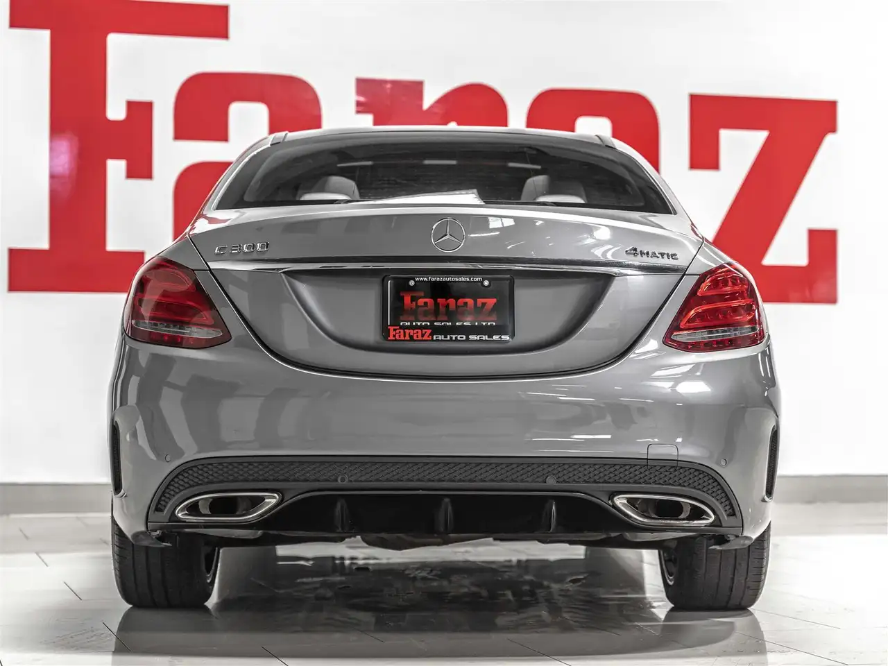 Mercedes-Benz C-Class снимка Mercedes-Benz C-Class