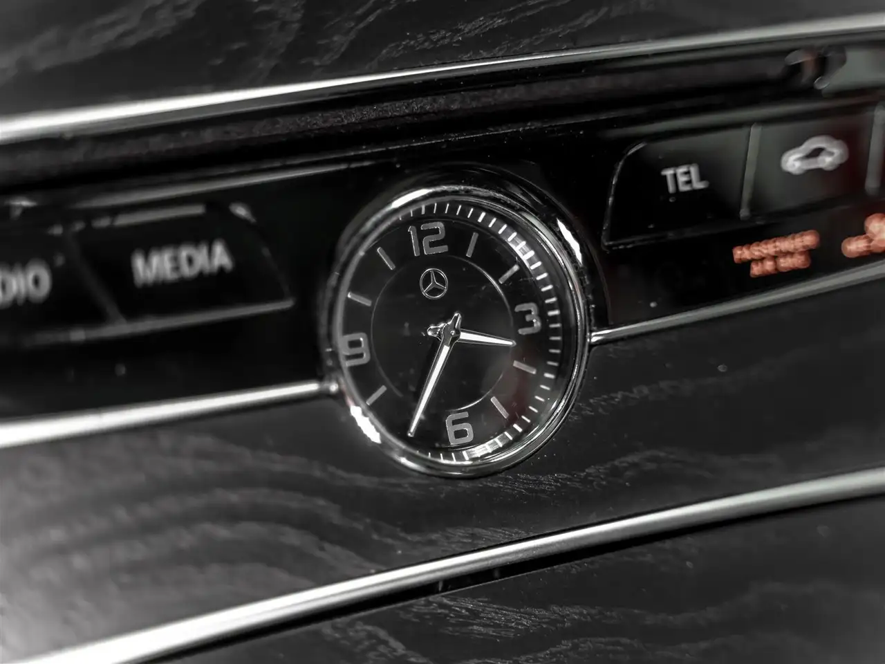 Mercedes-Benz C-Class снимка Mercedes-Benz C-Class