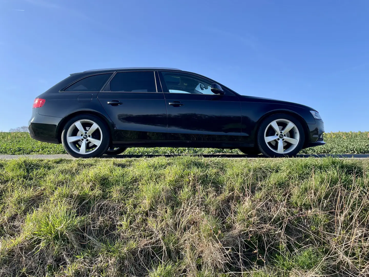 Audi A4 Avant TDI ULTRA|PANO|AHK|WR+SR|SOUND|BI-XEN|TÜV Schwarz - 1