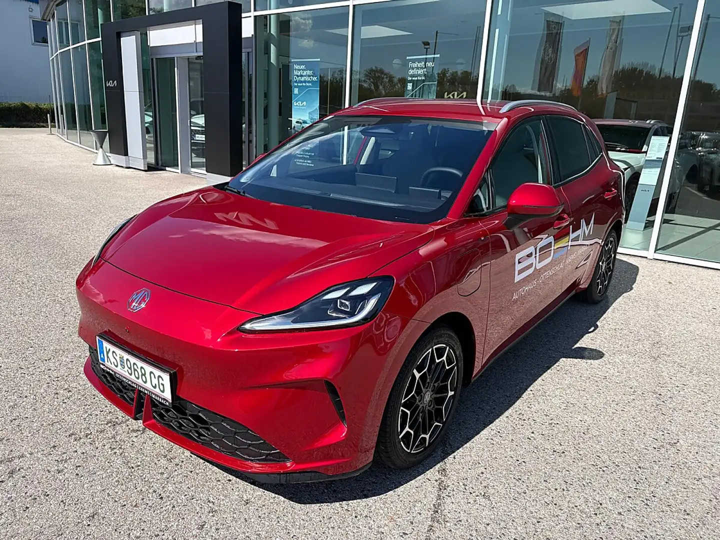 MG MG4 EV Urban 54 kWh Luxury Rot - 1