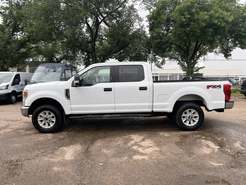 2022 Ford F-250 Super Duty XLT Crew Cab 160 | Camper Pkg | Rear Cam | SYNC 3 — photo 4