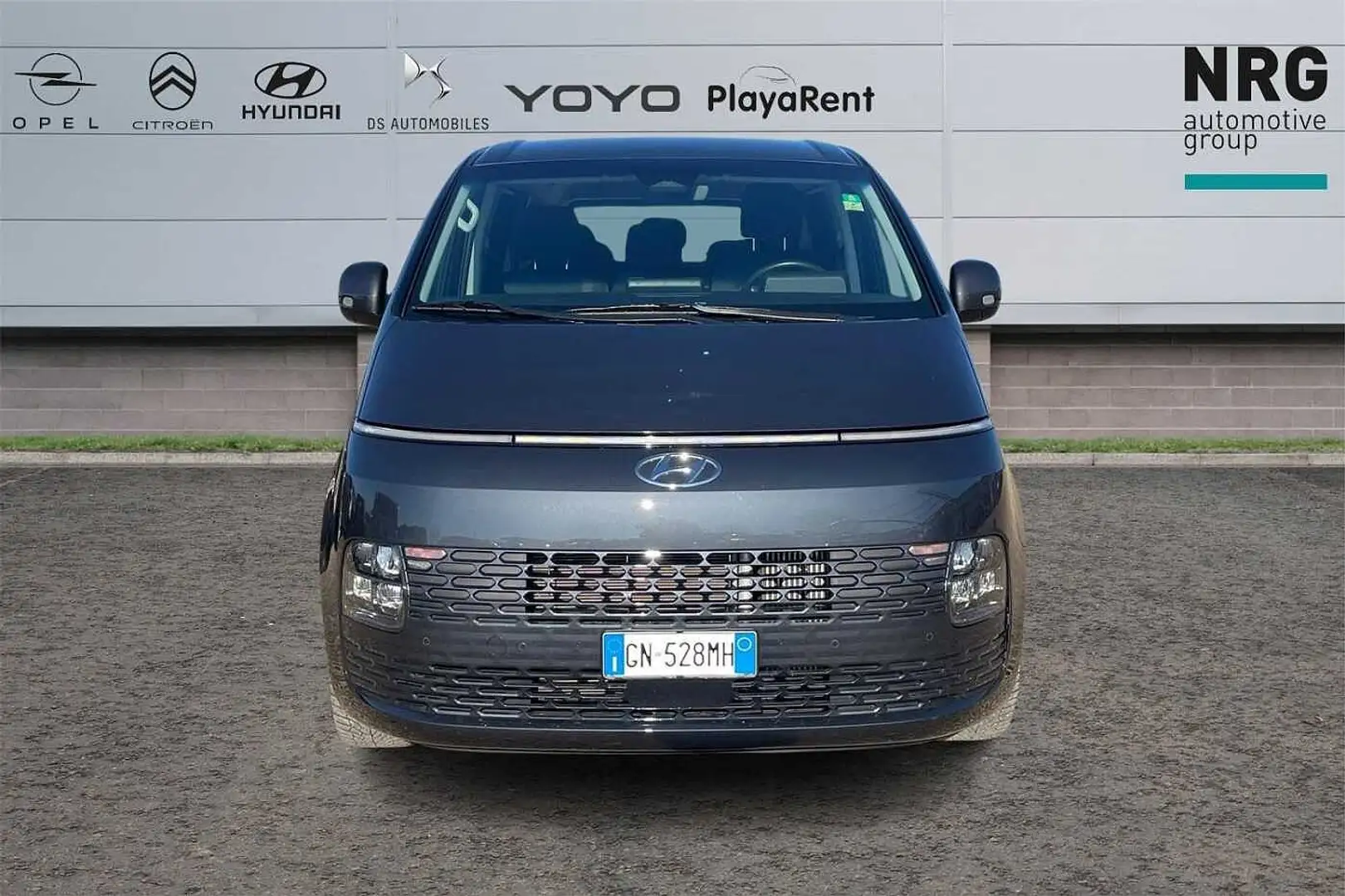 Hyundai STARIA 2.2 MT 2WD 9 posti Wagon Negru - 2