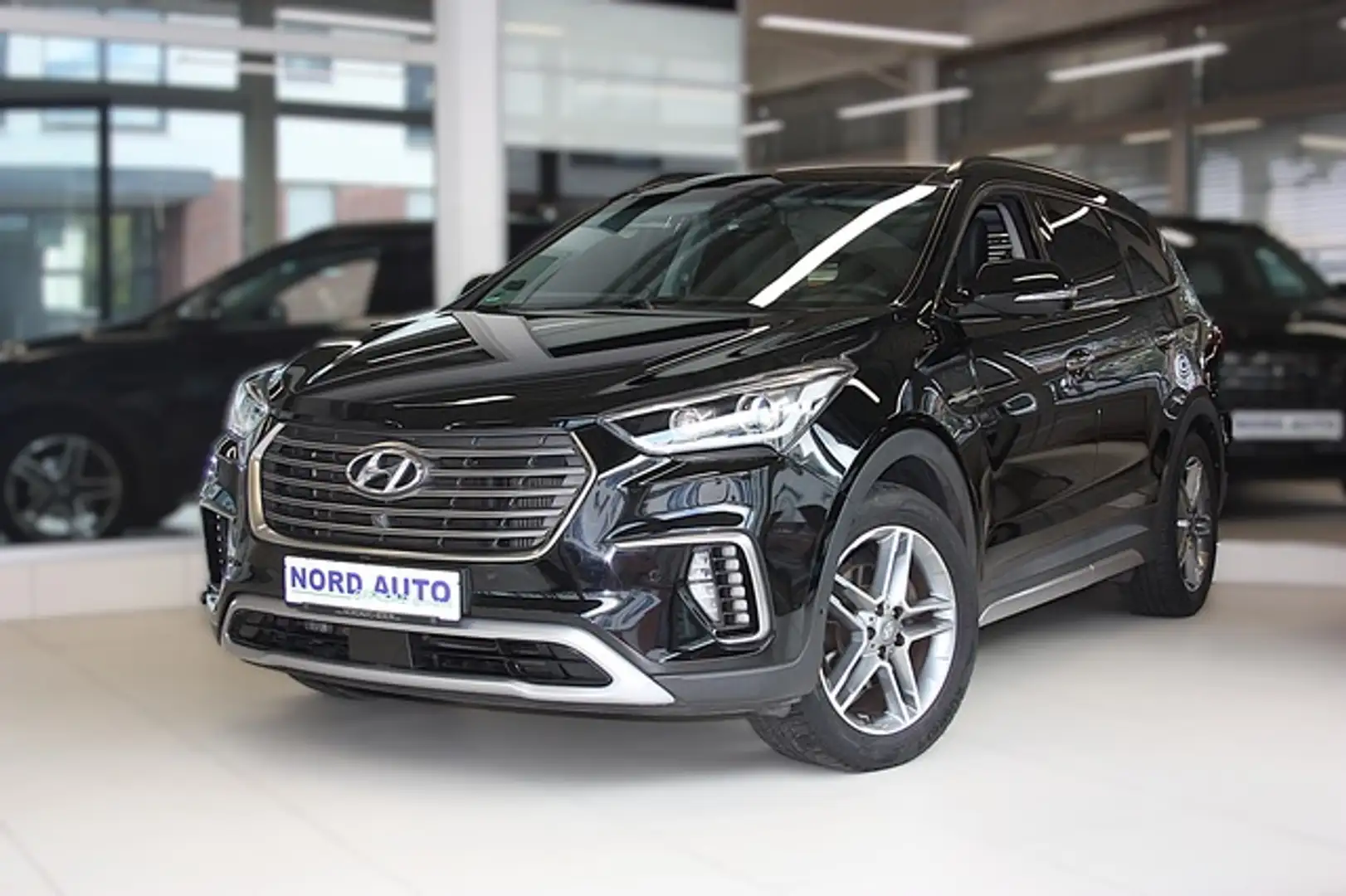Hyundai Grand Santa Fe 2.2 4x4 7SITZE Leder/Navi/Pano Schwarz - 2
