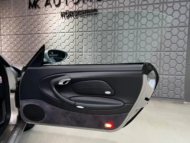 Porsche 911 view 25
