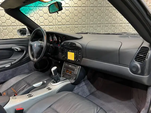 Porsche 911 view 28