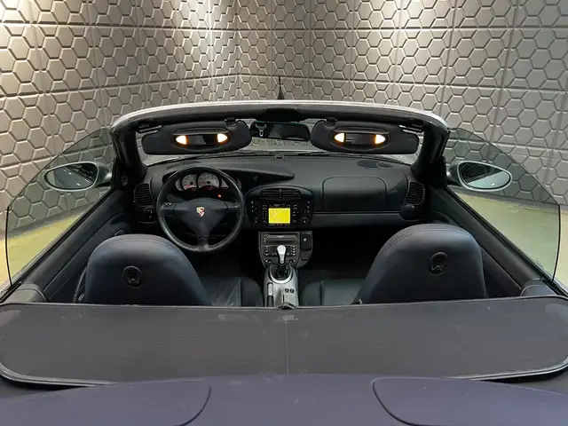 Porsche 911 view 30
