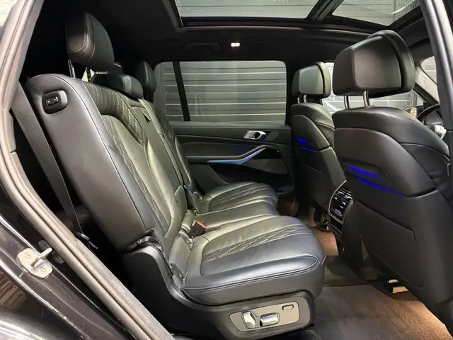 BMW X7 view 13