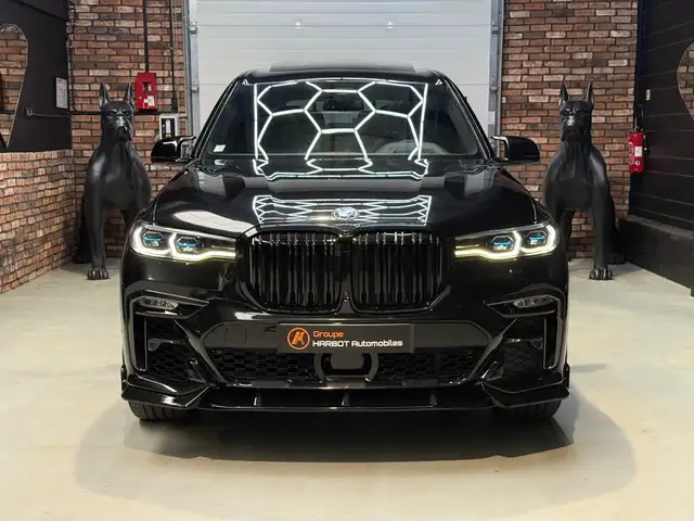 BMW X7 view 2