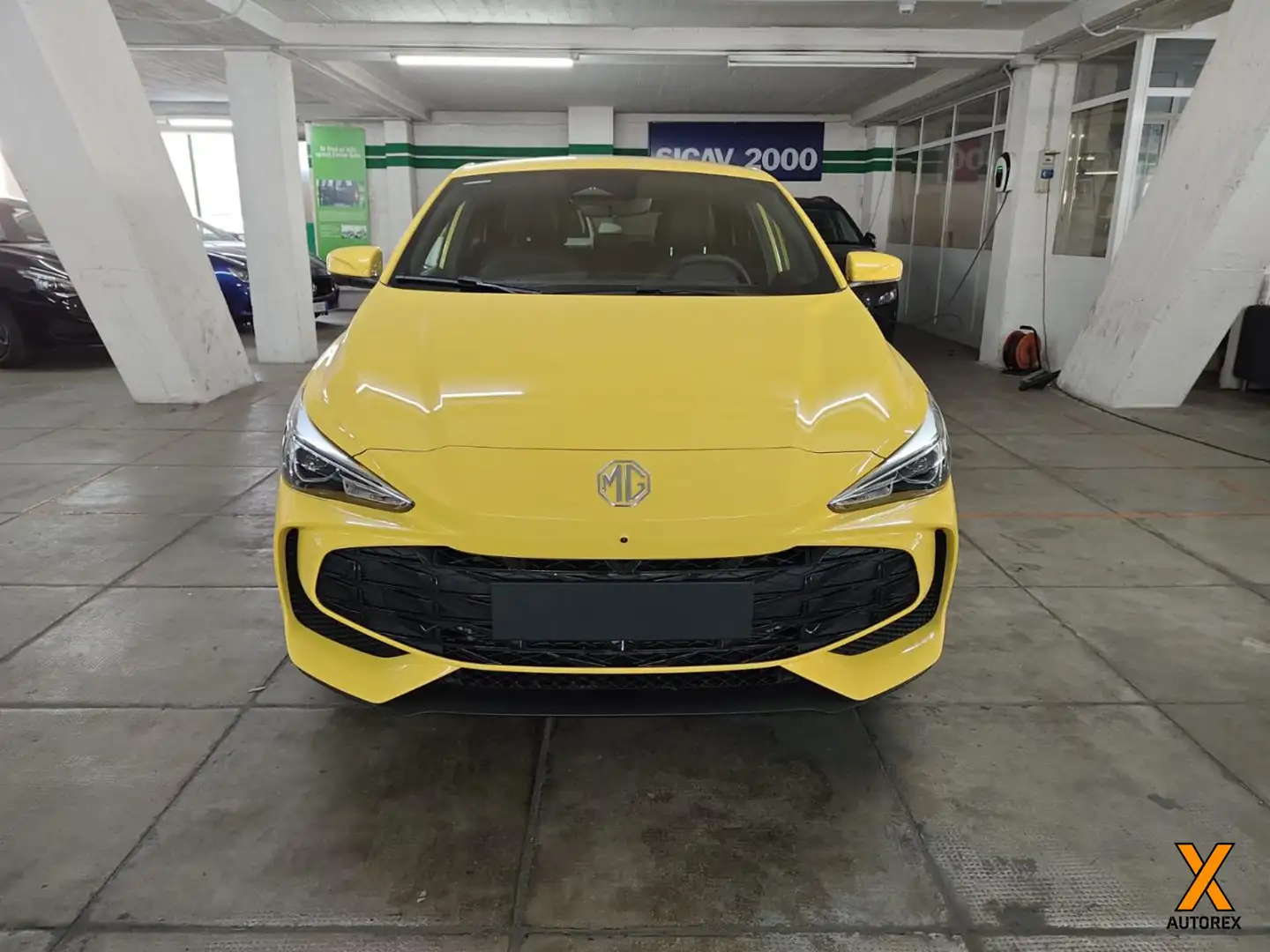 MG MG3 1.5 Hybrid+ Standard Geel - 2